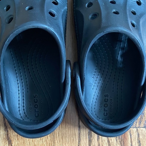 Black Crocs Baya clog, size kids 10. Great condition, minimal wear ships quickly - Picture 12 of 13